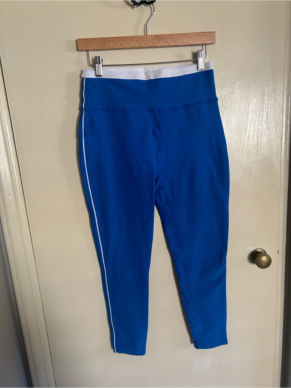BEYOND YOGA Leggings with White Trim